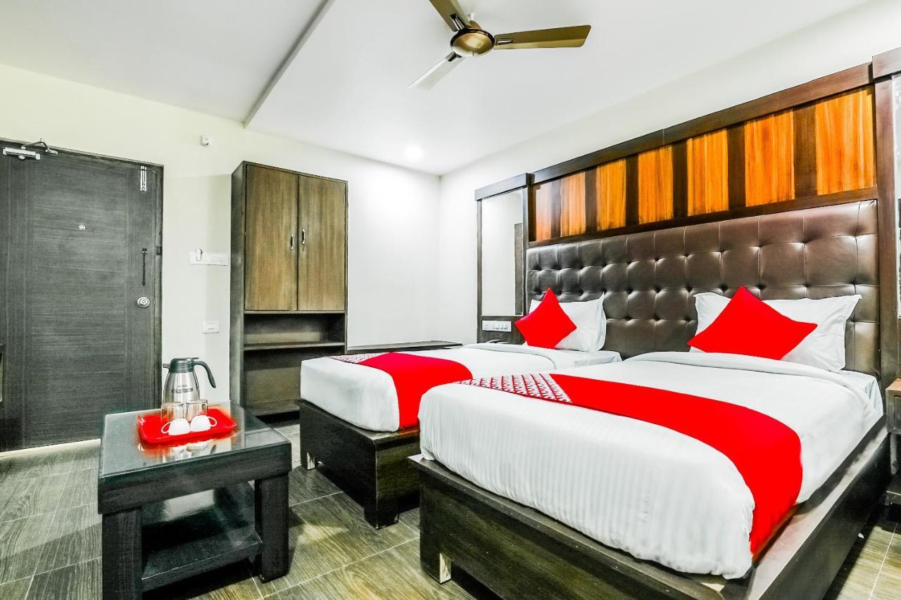 Oyo 16155 Hotel Dcm Grand Vijayawāda エクステリア 写真