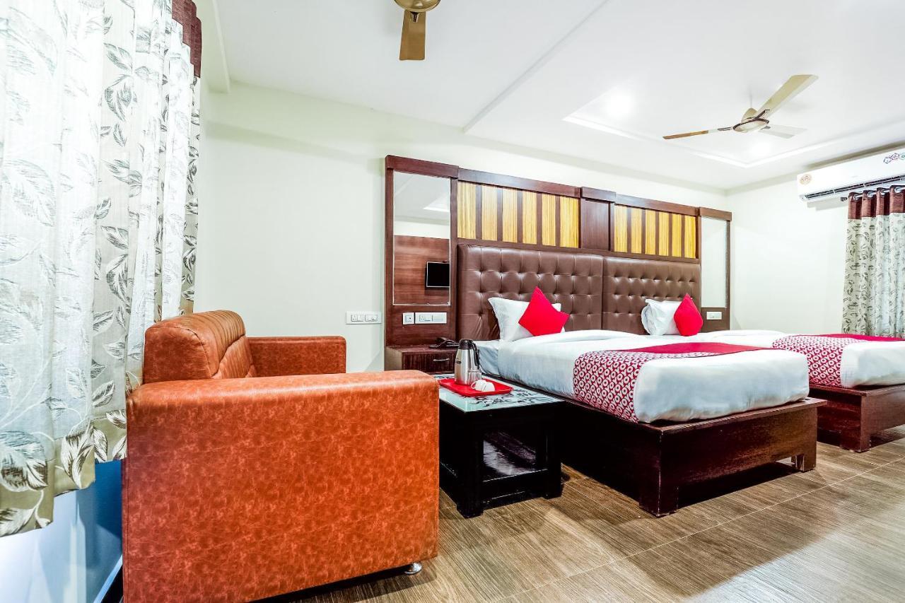 Oyo 16155 Hotel Dcm Grand Vijayawāda エクステリア 写真