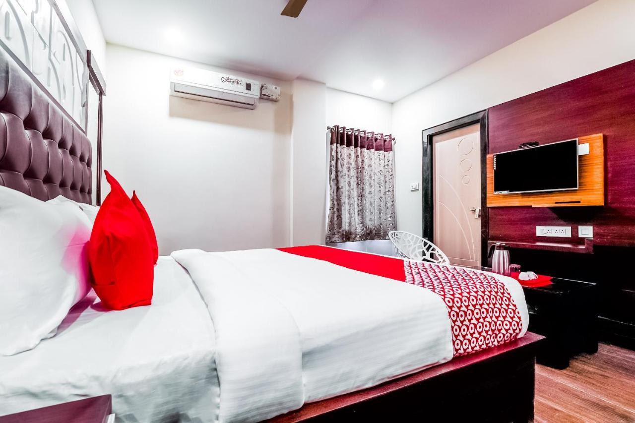 Oyo 16155 Hotel Dcm Grand Vijayawāda エクステリア 写真