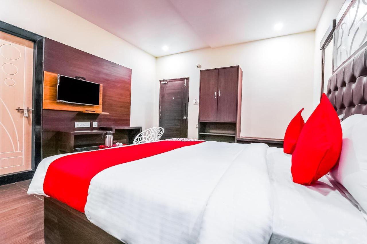 Oyo 16155 Hotel Dcm Grand Vijayawāda エクステリア 写真