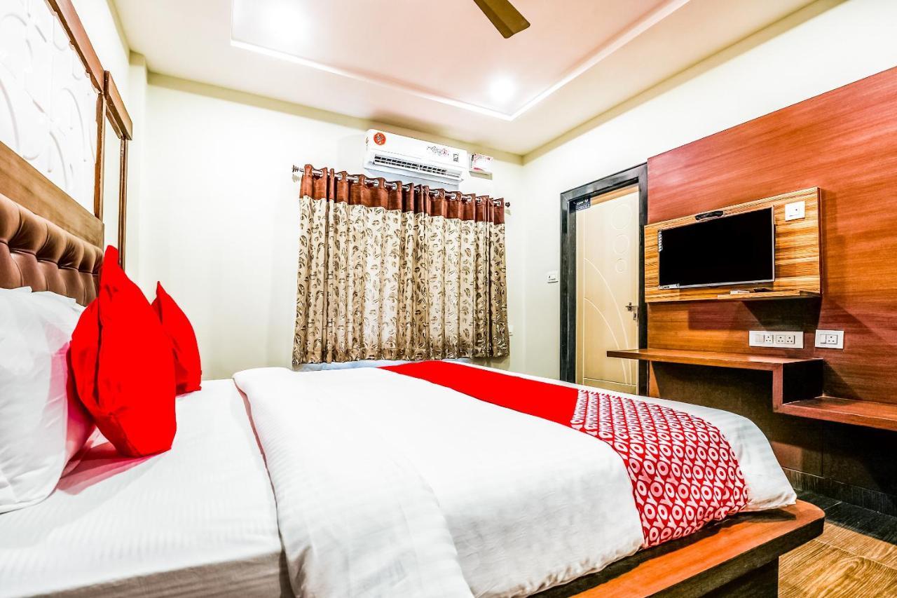 Oyo 16155 Hotel Dcm Grand Vijayawāda エクステリア 写真
