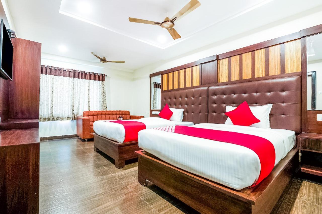 Oyo 16155 Hotel Dcm Grand Vijayawāda エクステリア 写真