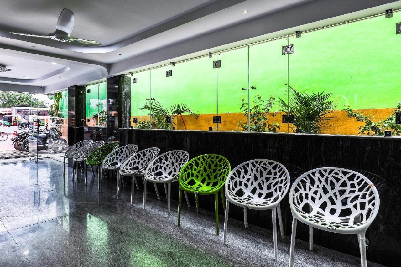 Oyo 16155 Hotel Dcm Grand Vijayawāda エクステリア 写真