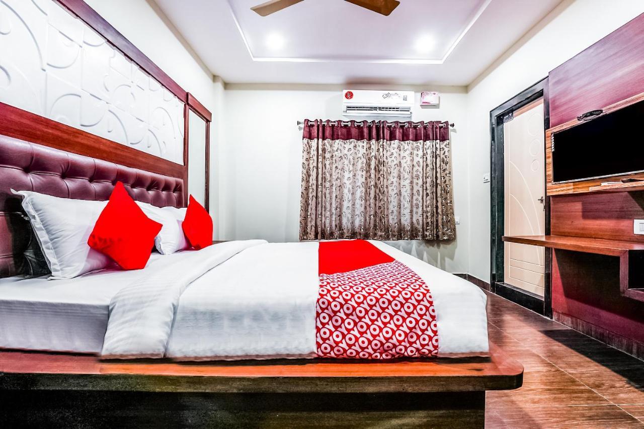 Oyo 16155 Hotel Dcm Grand Vijayawāda エクステリア 写真