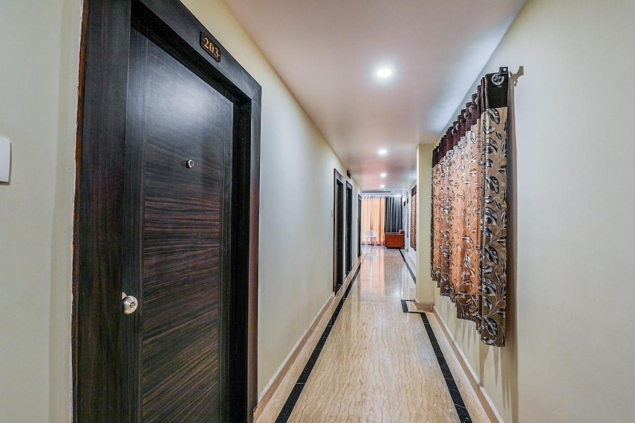 Oyo 16155 Hotel Dcm Grand Vijayawāda エクステリア 写真