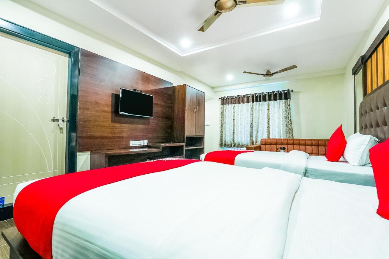 Oyo 16155 Hotel Dcm Grand Vijayawāda エクステリア 写真